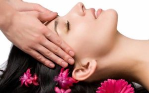 ساکشن غبغب برای غبغب ژنتیکی: راهی برای بازگشت زیبایی و اعتماد به نفس